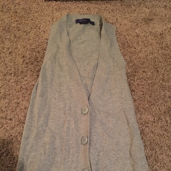NWT Grey Sweater Vest - Picture 1 of 8